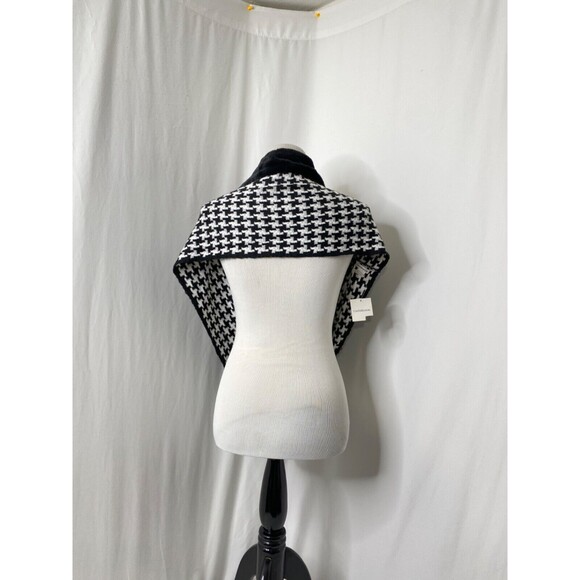 Croft & Barrow Houndstooth Twisted Infinity Scarf Wrap Faux Fur Black and White - Picture 5 of 9